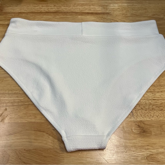 2/$30 💥 NEW (XXL) Old Navy High Waisted Calla Lily White Classic Bikini (1185) - Picture 4 of 8